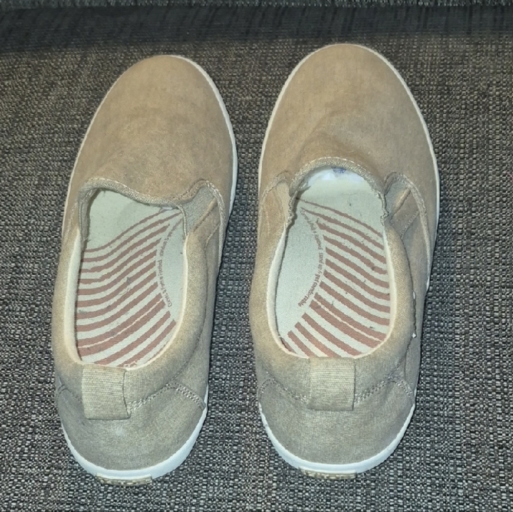 Taos Footwear Taupe Slip-On Canvas Flats - Picture 4 of 10